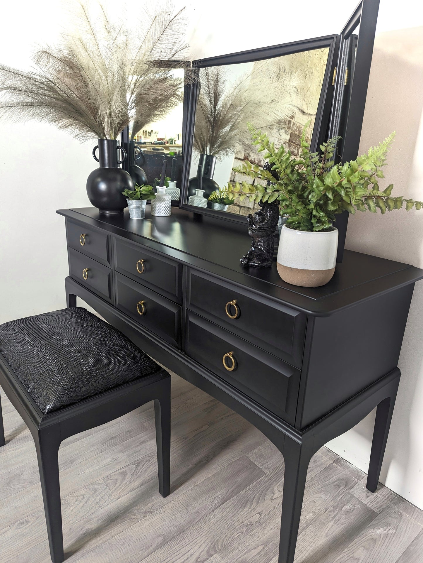 Stag Minstrel Dressing Table with Stool and 3 Way Mirror