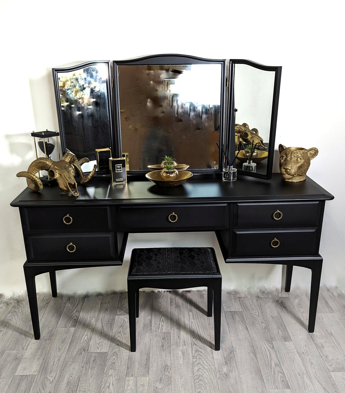 Stag Minstrel Dressing Table