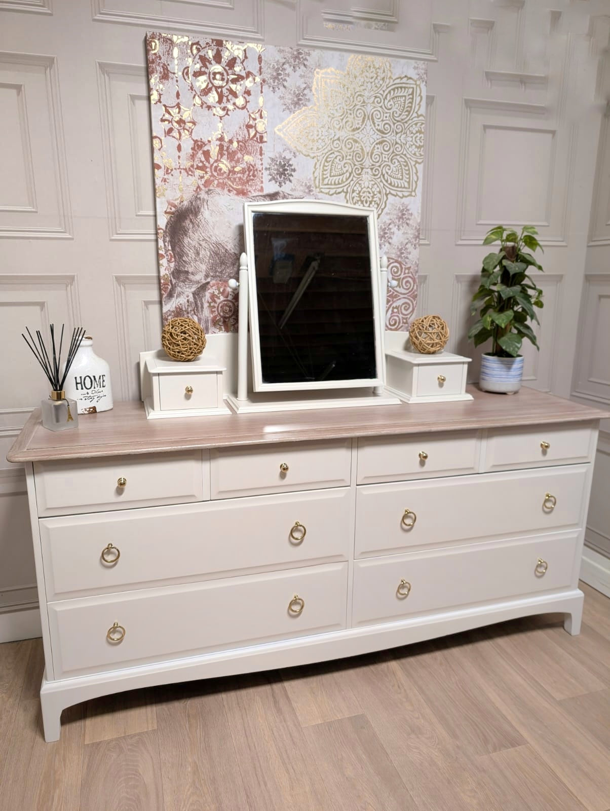 Stag Minstrel Captains Chest , 8 Drawer Captains Chest in white